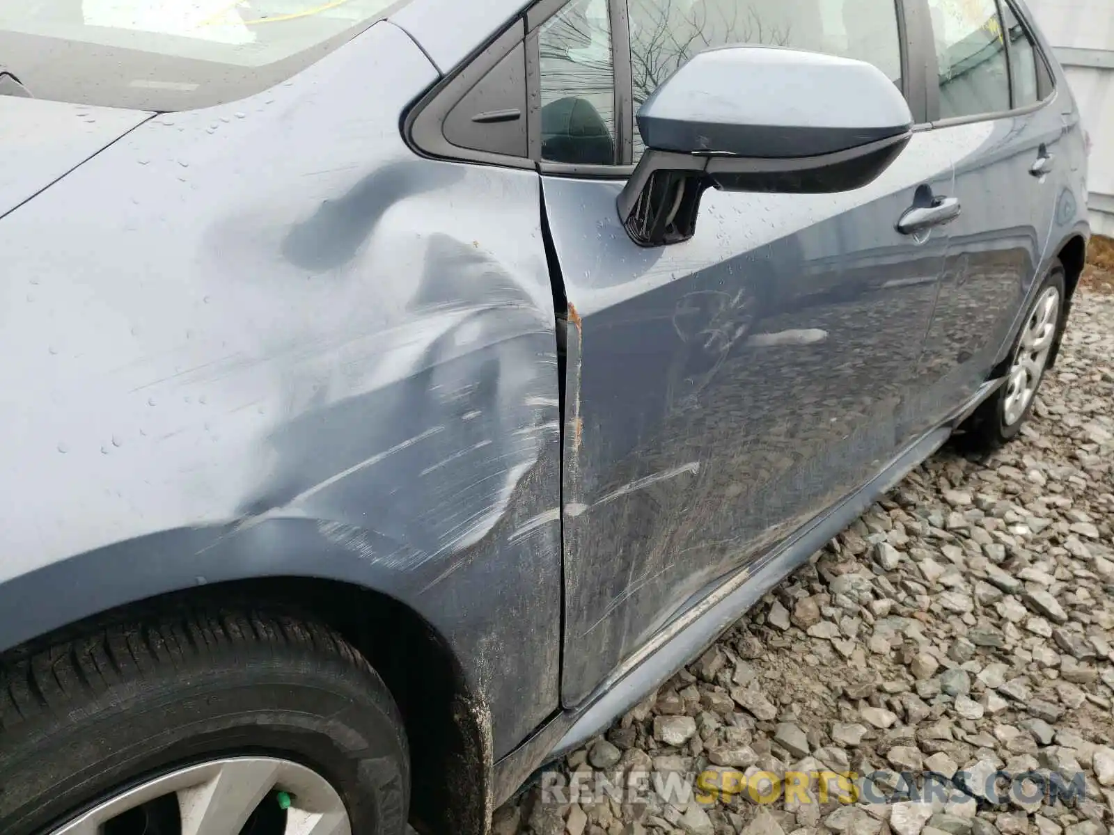 9 Photograph of a damaged car 5YFBPRBE7LP020449 TOYOTA COROLLA 2020