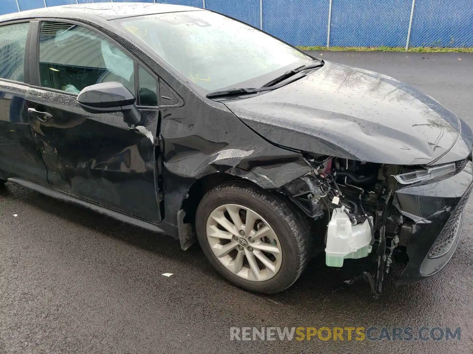 9 Photograph of a damaged car 5YFBPRBE7LP028034 TOYOTA COROLLA 2020