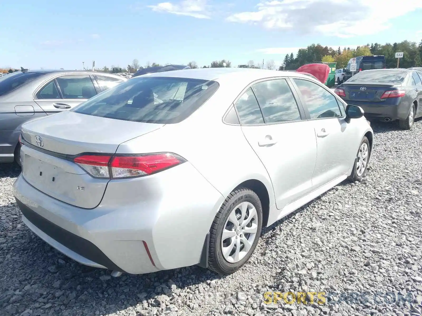 4 Photograph of a damaged car 5YFBPRBE7LP066959 TOYOTA COROLLA 2020