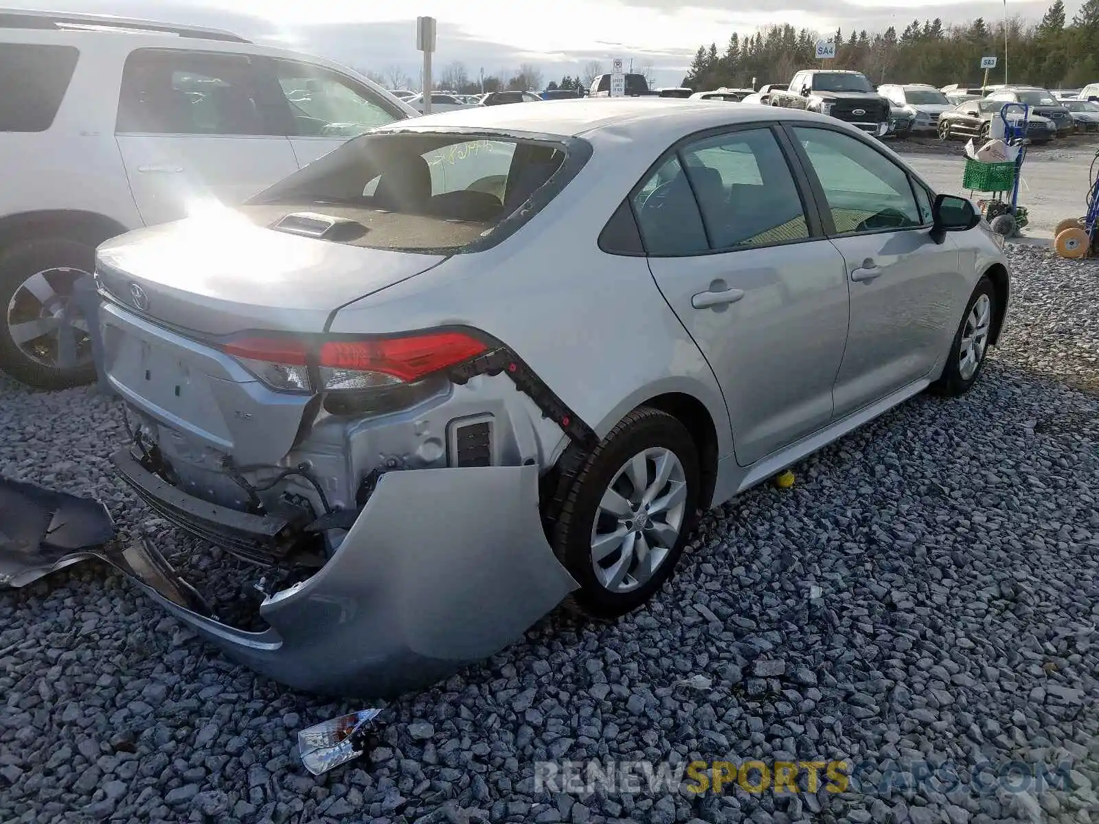 4 Photograph of a damaged car 5YFBPRBE9LP014880 TOYOTA COROLLA 2020