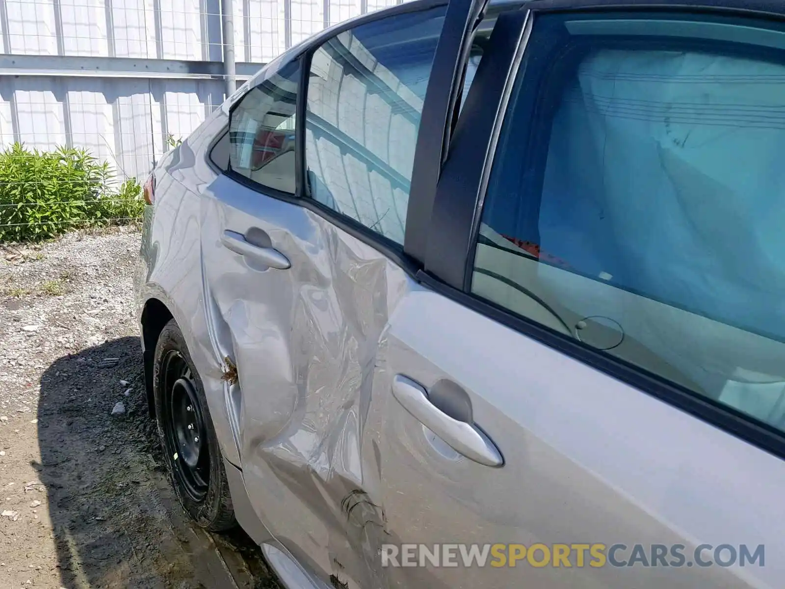 9 Photograph of a damaged car 5YFBPRBE9LP018542 TOYOTA COROLLA 2020