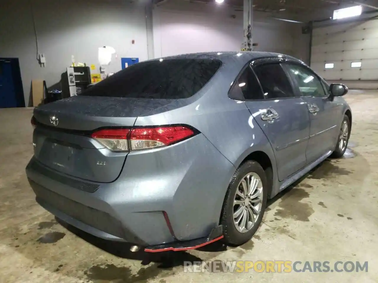 4 Photograph of a damaged car 5YFBPRBE9LP093144 TOYOTA COROLLA 2020