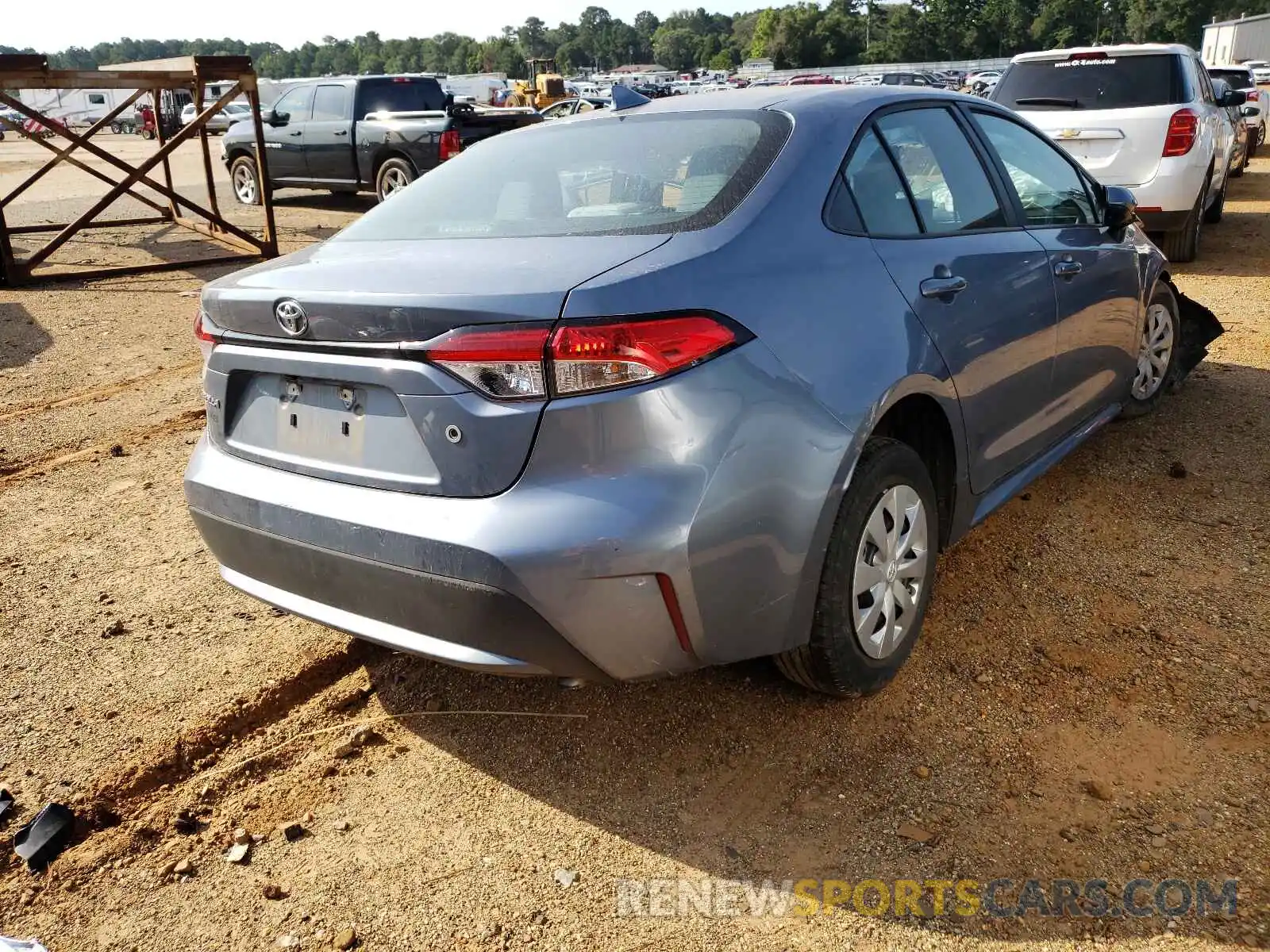 4 Photograph of a damaged car 5YFDPRAE0LP004877 TOYOTA COROLLA 2020