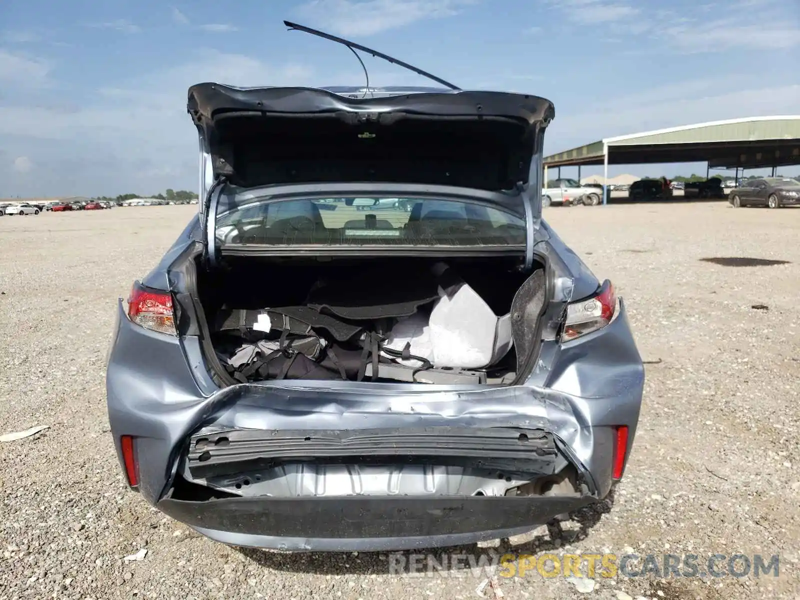 9 Photograph of a damaged car 5YFDPRAE0LP010758 TOYOTA COROLLA 2020