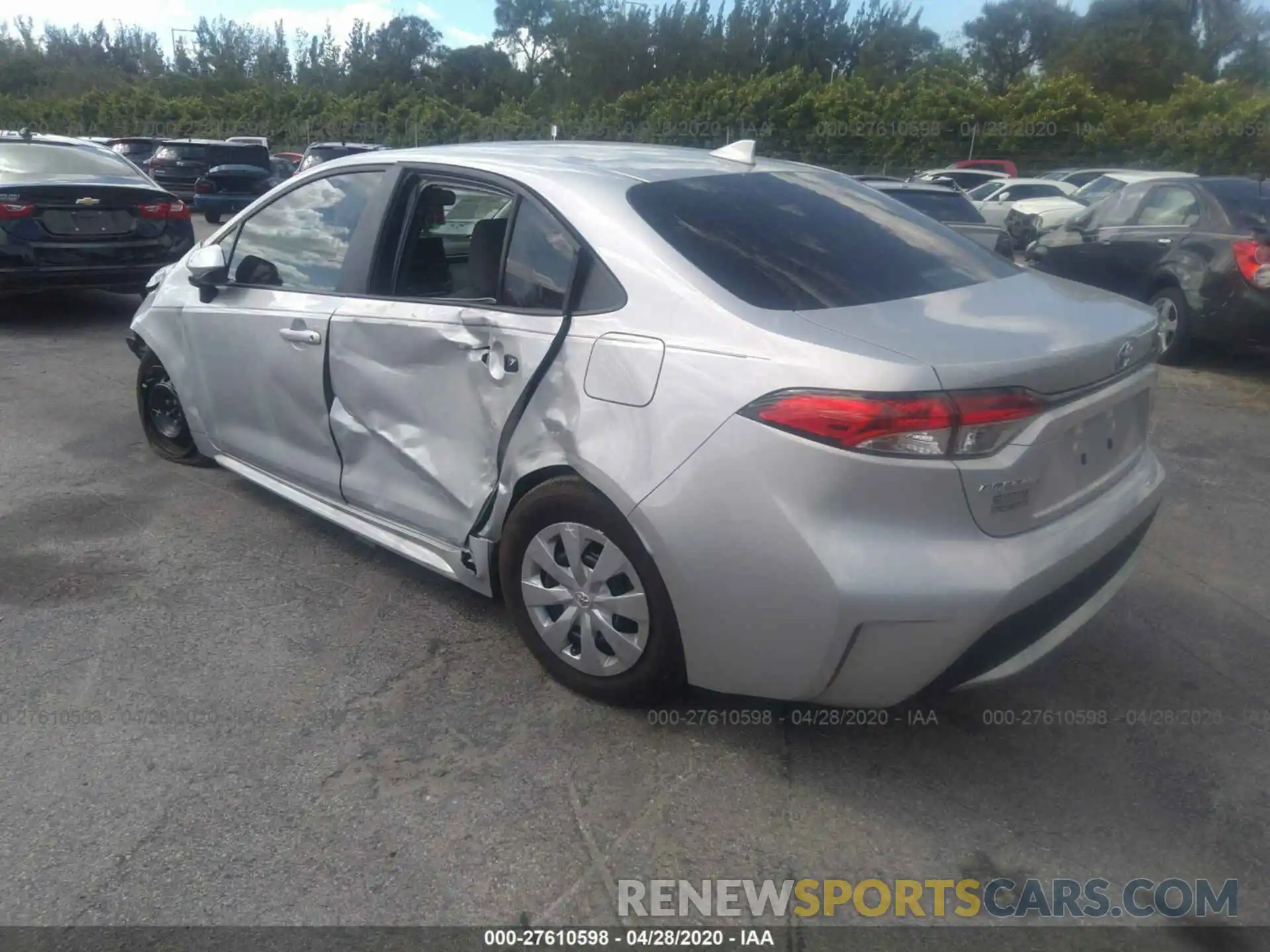 3 Photograph of a damaged car 5YFDPRAE0LP060656 TOYOTA COROLLA 2020