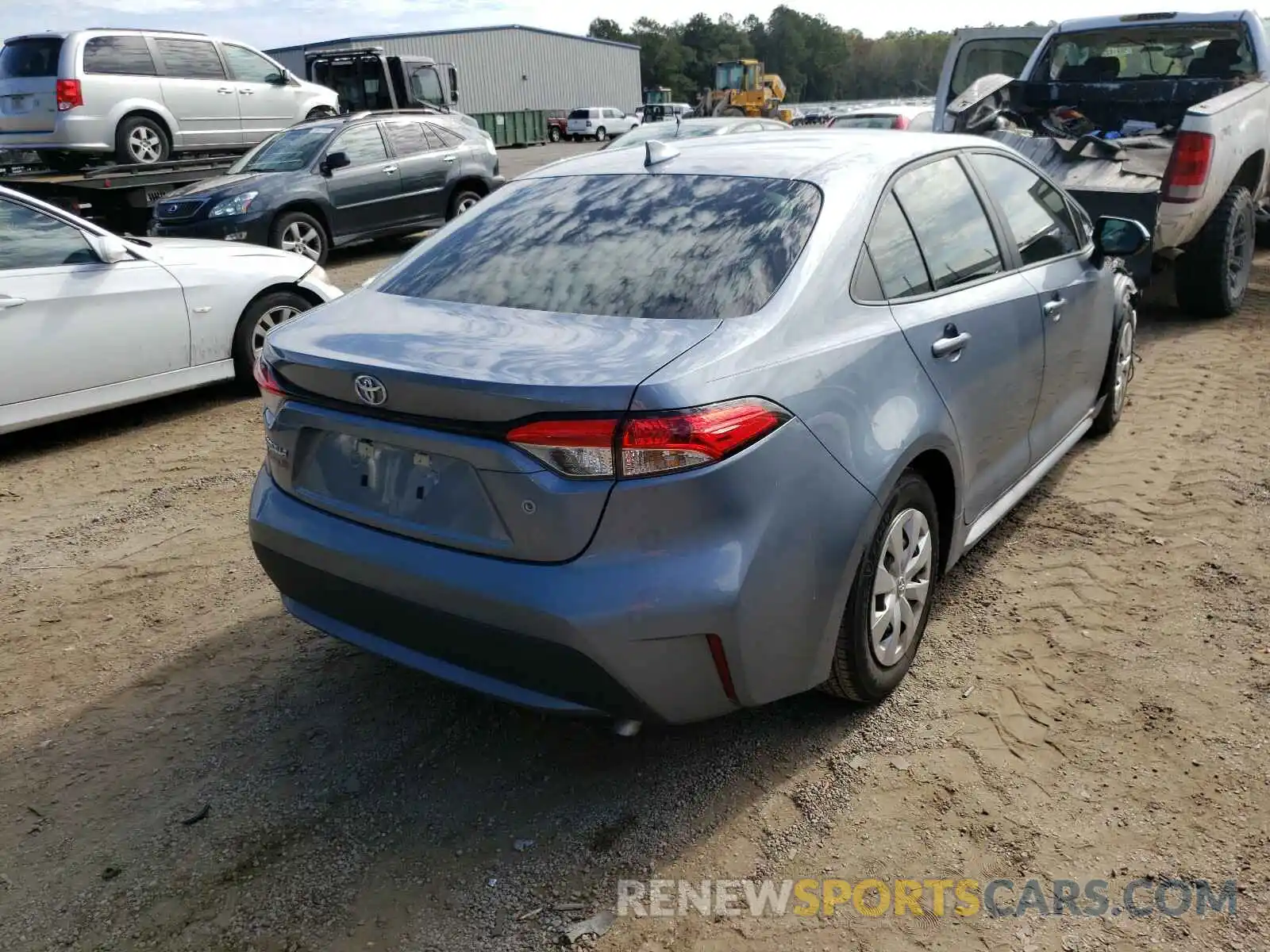 4 Photograph of a damaged car 5YFDPRAE0LP103571 TOYOTA COROLLA 2020