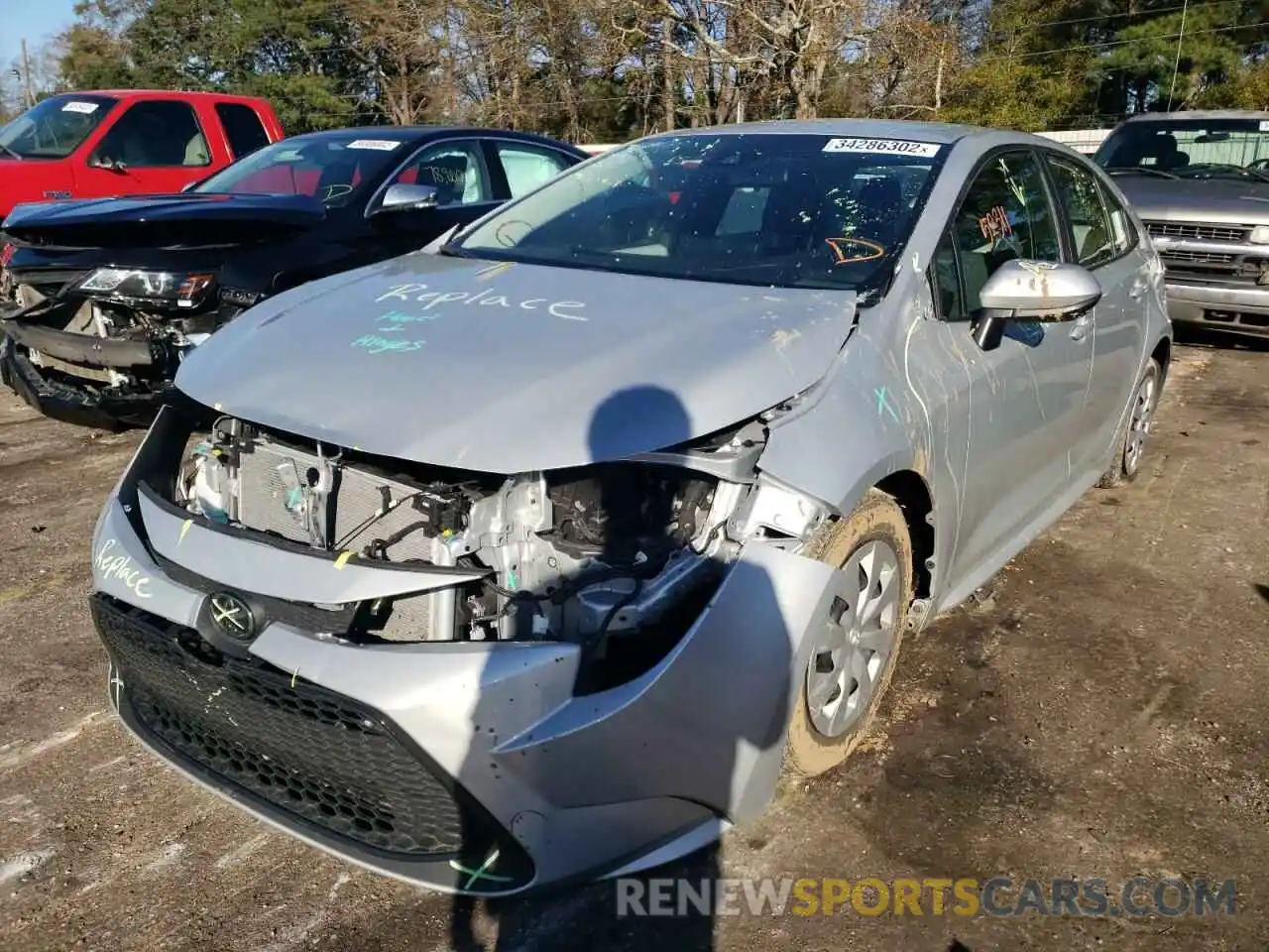 2 Photograph of a damaged car 5YFDPRAE0LP110424 TOYOTA COROLLA 2020