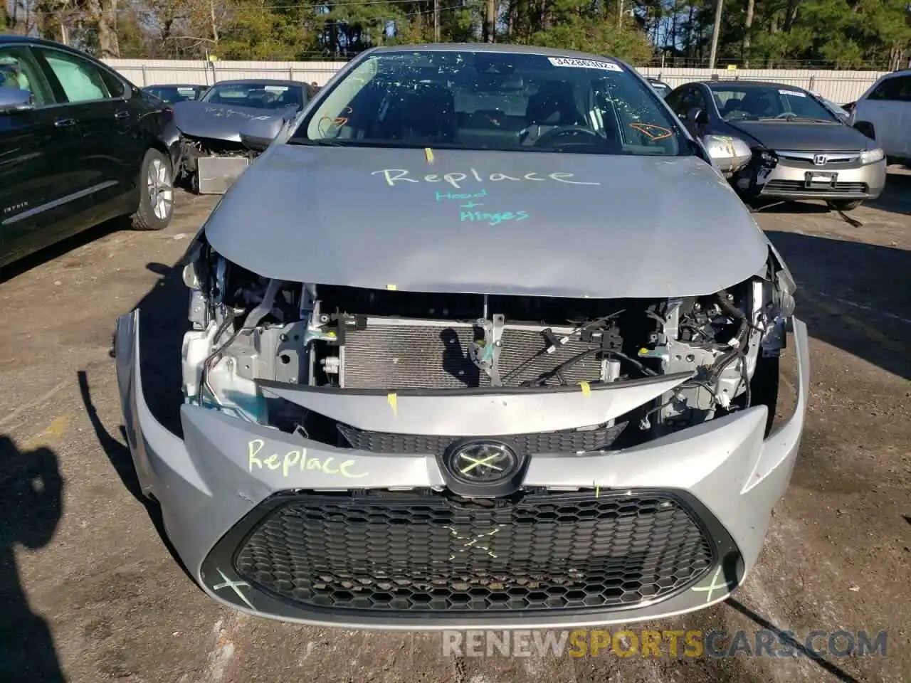 9 Photograph of a damaged car 5YFDPRAE0LP110424 TOYOTA COROLLA 2020