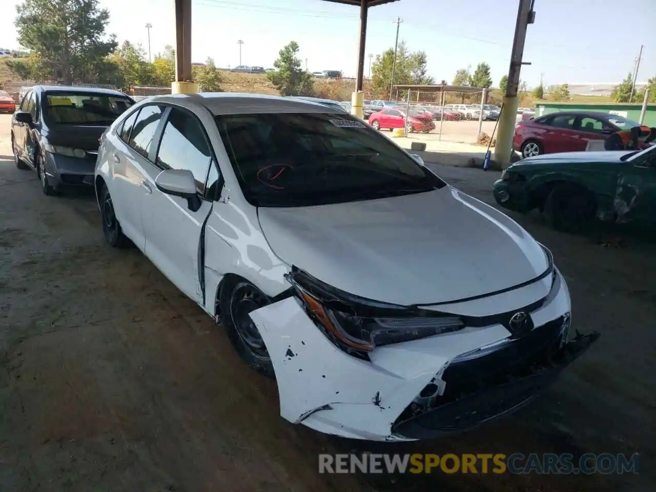 1 Photograph of a damaged car 5YFDPRAE0LP129488 TOYOTA COROLLA 2020