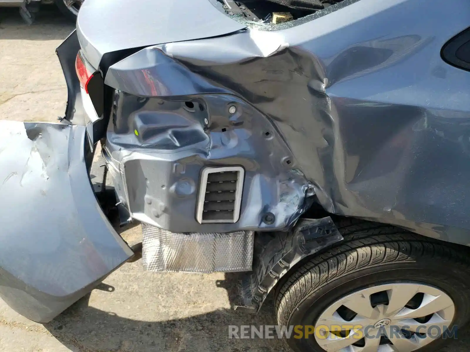 9 Photograph of a damaged car 5YFDPRAE1LP005438 TOYOTA COROLLA 2020