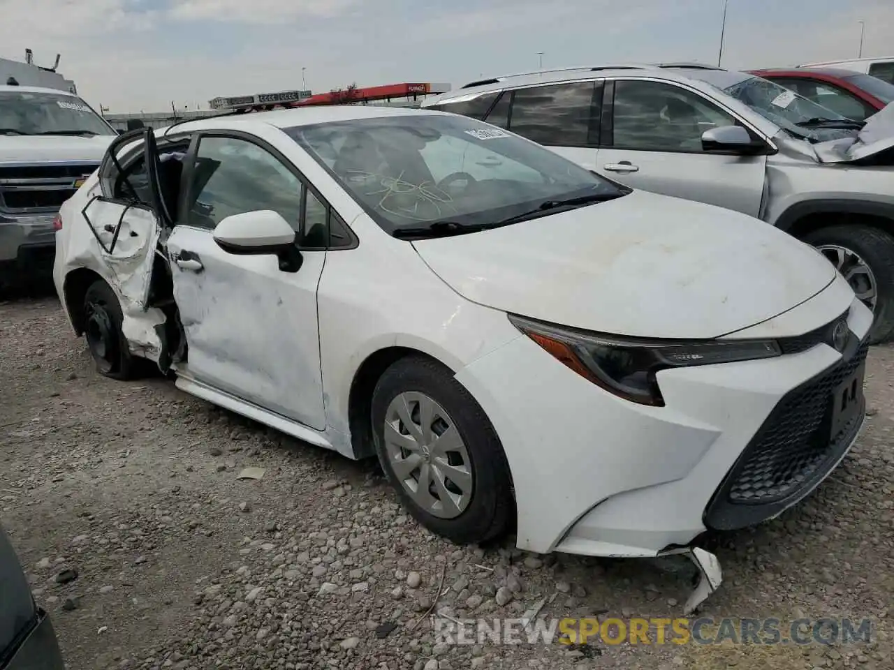 4 Photograph of a damaged car 5YFDPRAE1LP020554 TOYOTA COROLLA 2020