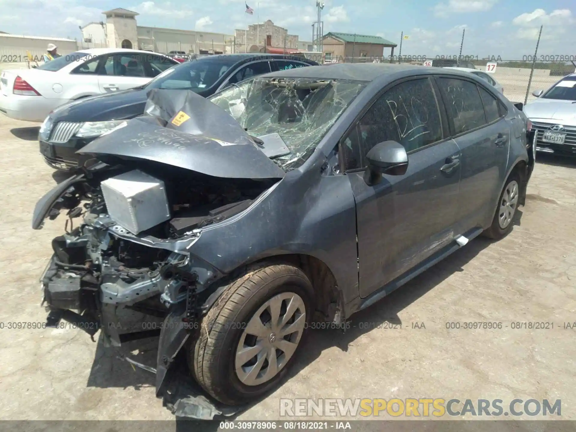 2 Photograph of a damaged car 5YFDPRAE1LP025172 TOYOTA COROLLA 2020