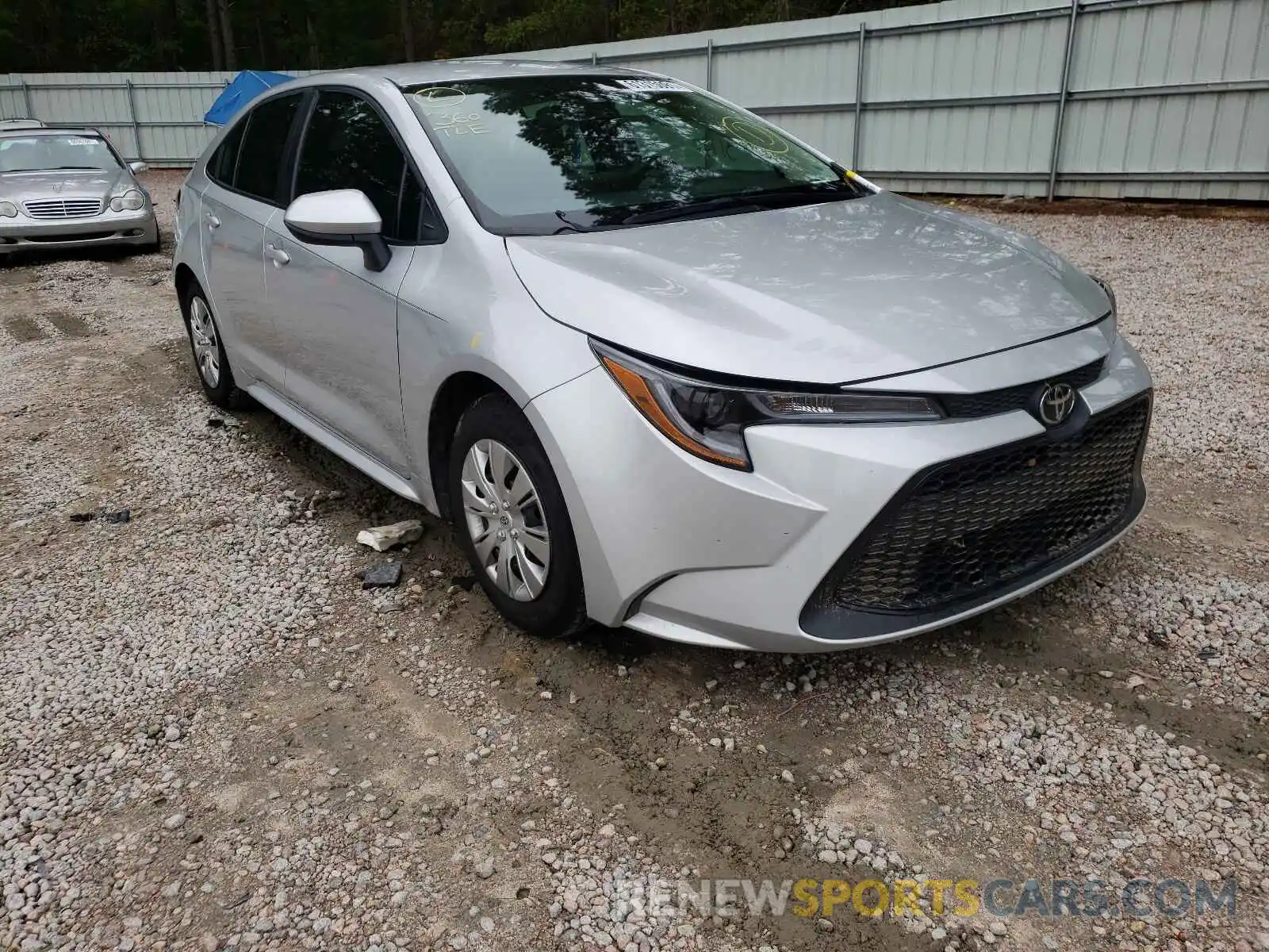 1 Photograph of a damaged car 5YFDPRAE1LP040335 TOYOTA COROLLA 2020