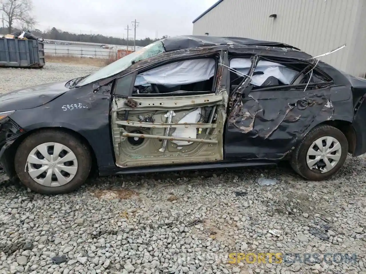 10 Photograph of a damaged car 5YFDPRAE1LP040805 TOYOTA COROLLA 2020