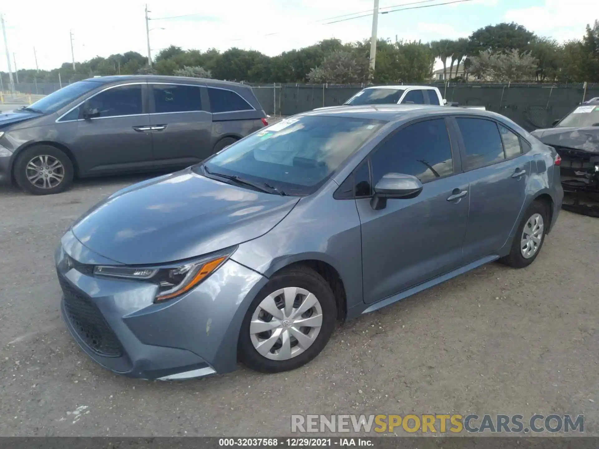 2 Photograph of a damaged car 5YFDPRAE1LP054204 TOYOTA COROLLA 2020