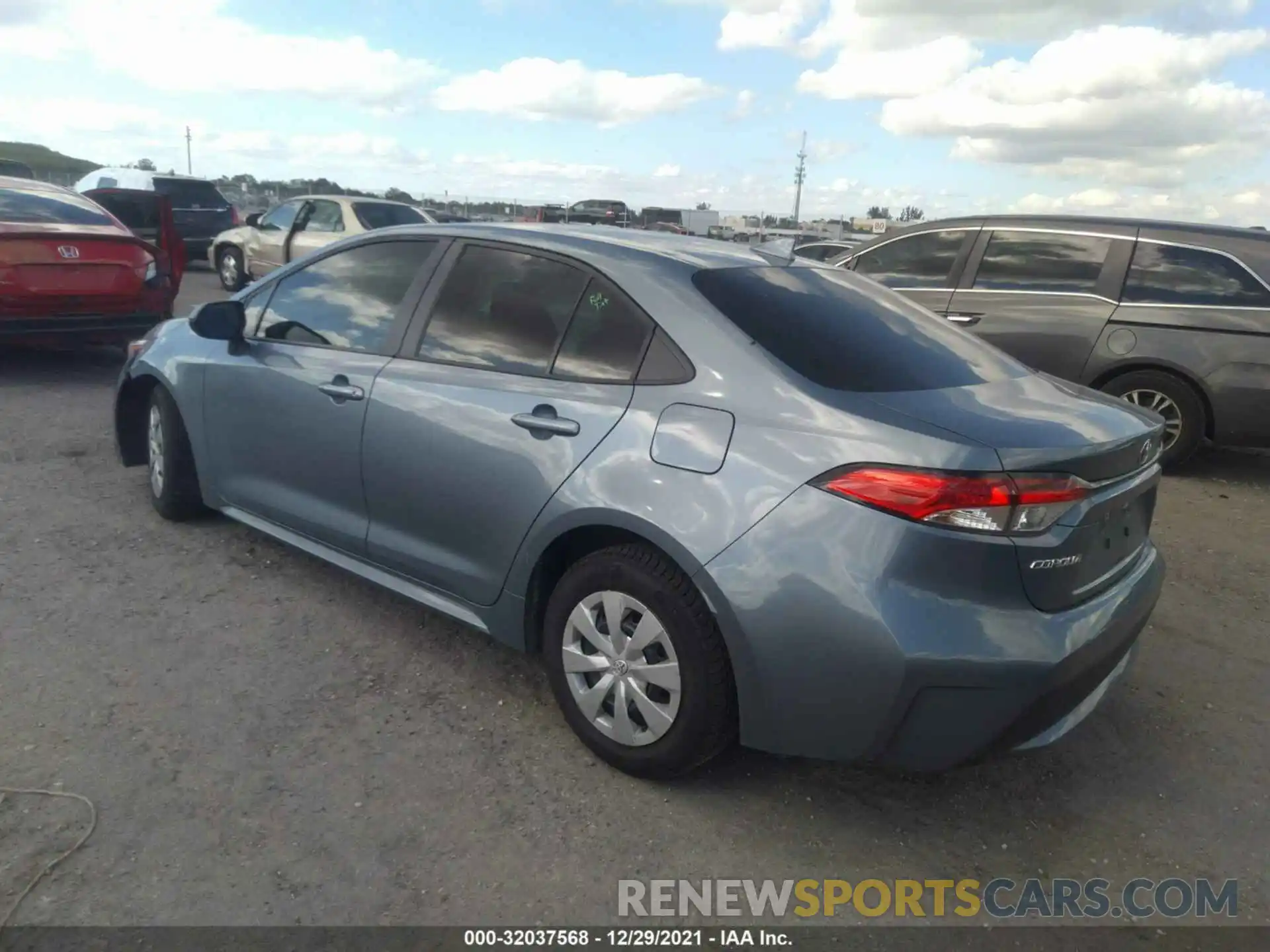 3 Photograph of a damaged car 5YFDPRAE1LP054204 TOYOTA COROLLA 2020