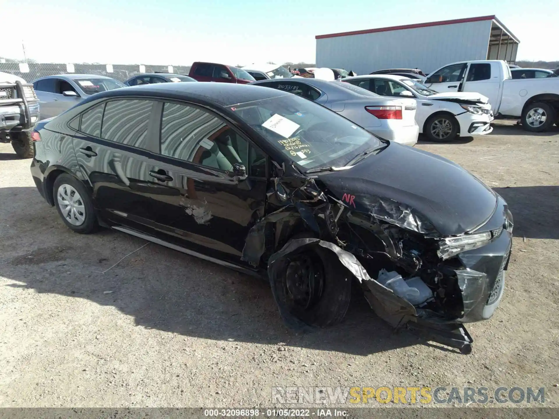 1 Photograph of a damaged car 5YFDPRAE1LP064098 TOYOTA COROLLA 2020