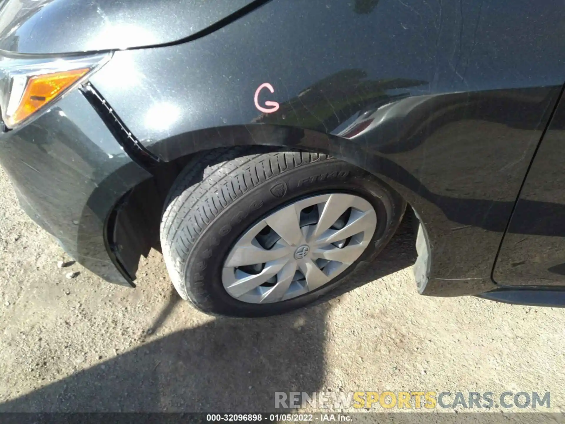 12 Photograph of a damaged car 5YFDPRAE1LP064098 TOYOTA COROLLA 2020