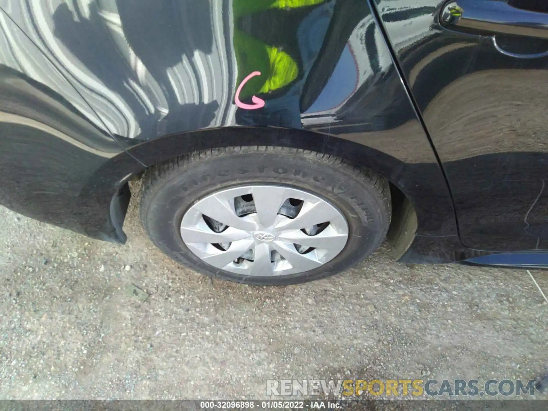 15 Photograph of a damaged car 5YFDPRAE1LP064098 TOYOTA COROLLA 2020