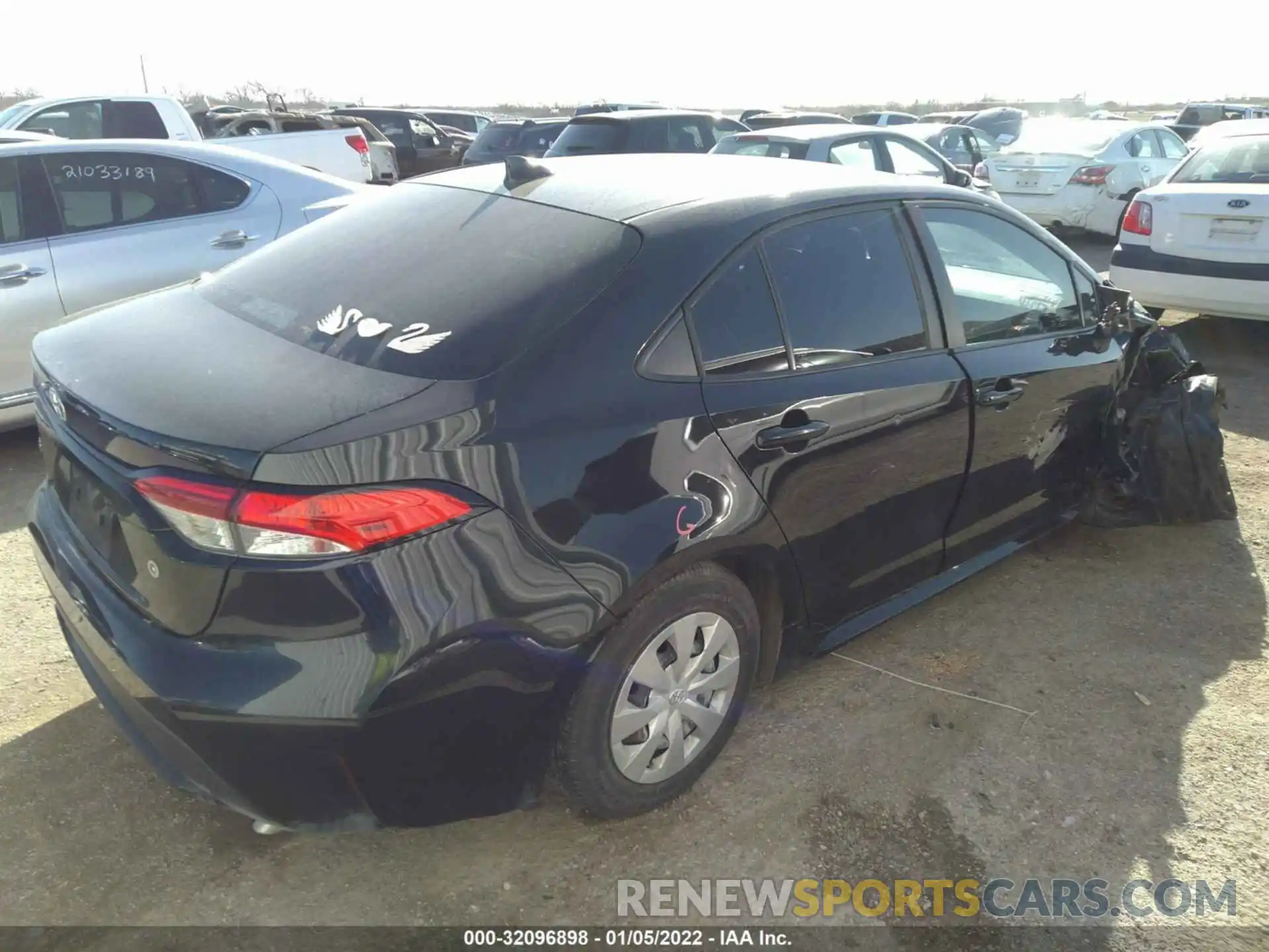 4 Photograph of a damaged car 5YFDPRAE1LP064098 TOYOTA COROLLA 2020