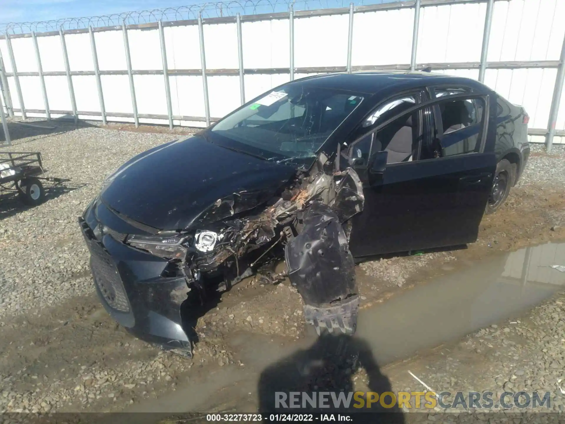 2 Photograph of a damaged car 5YFDPRAE1LP071262 TOYOTA COROLLA 2020