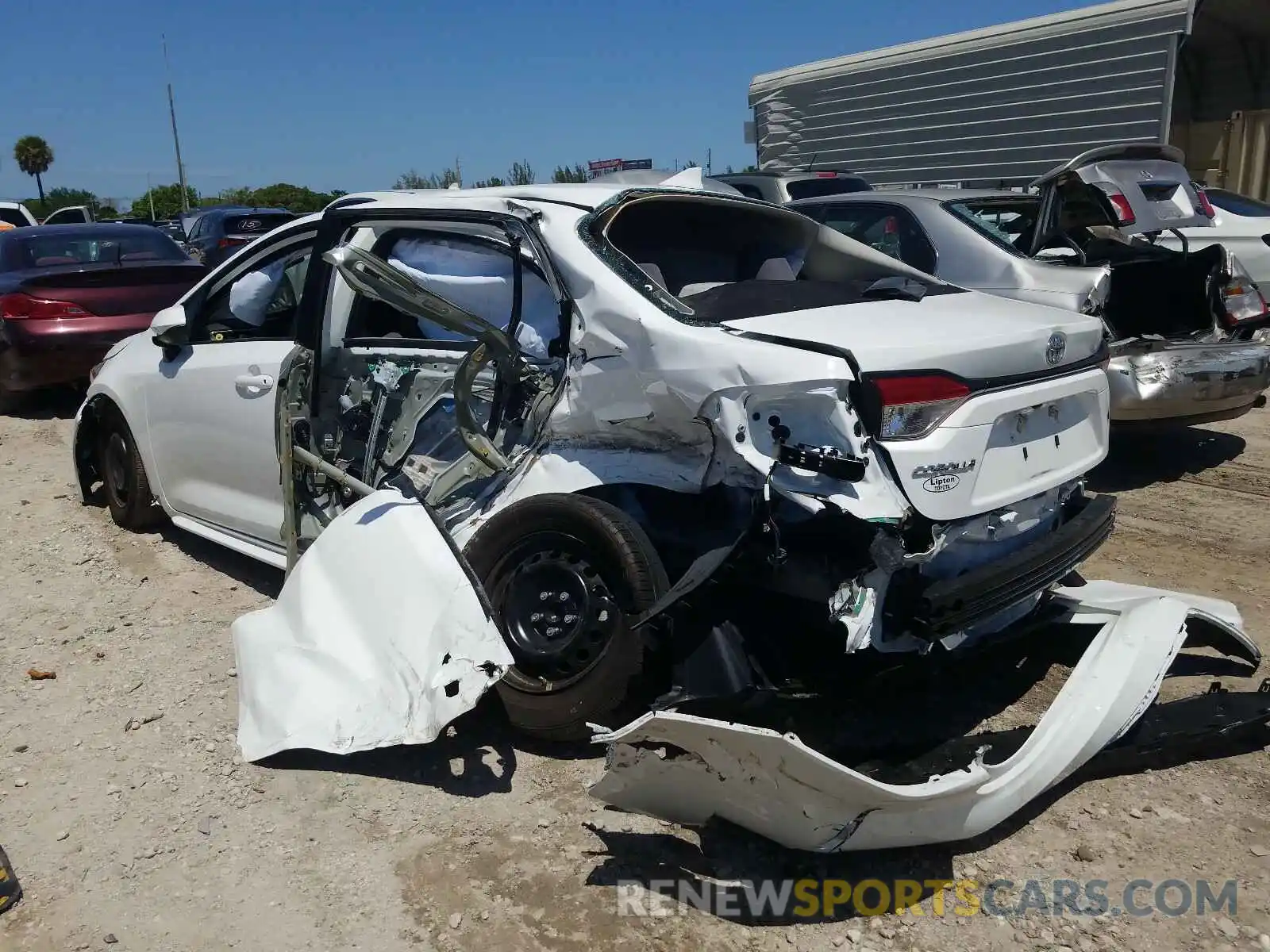 3 Photograph of a damaged car 5YFDPRAE1LP109735 TOYOTA COROLLA 2020