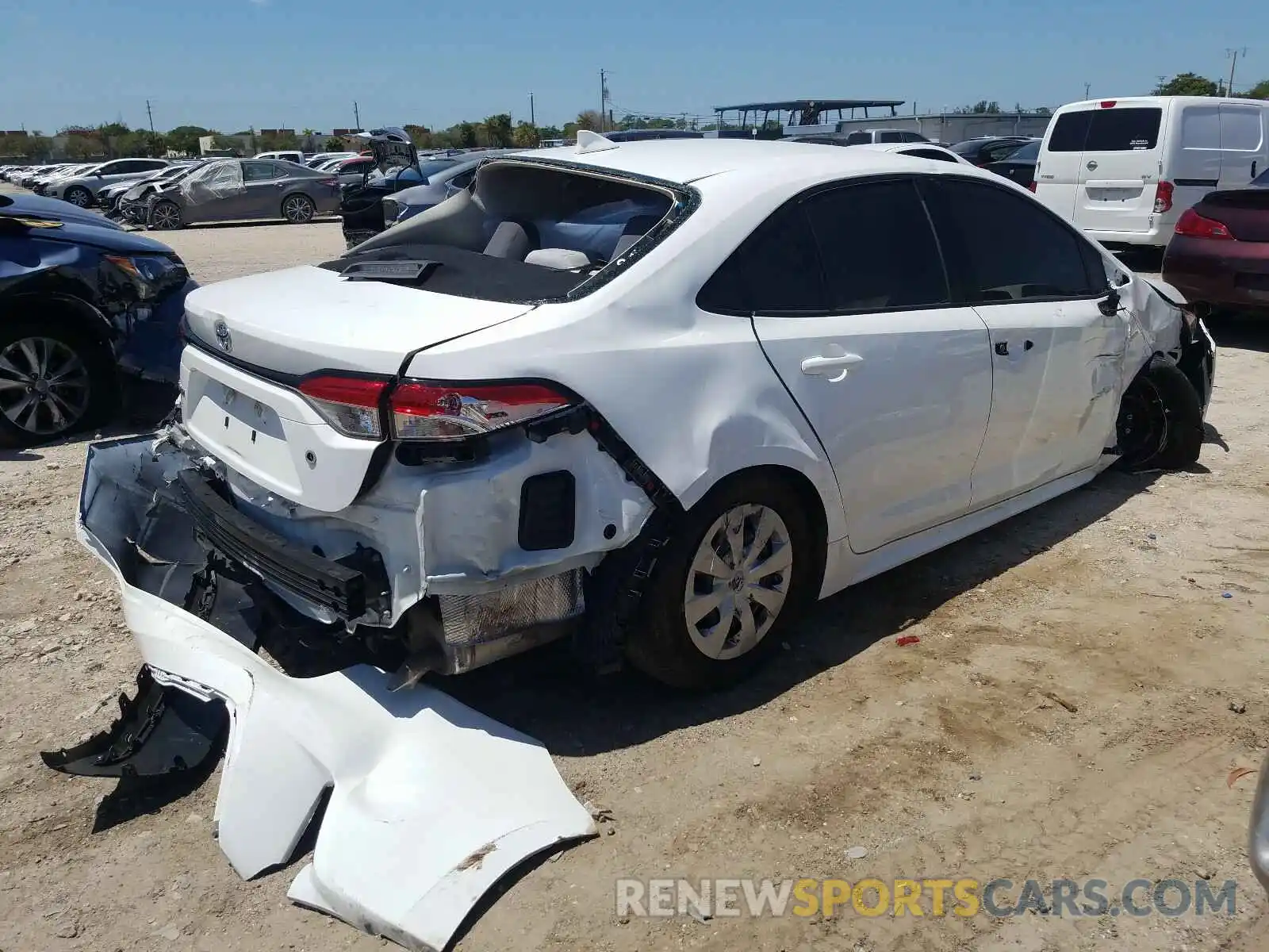 4 Photograph of a damaged car 5YFDPRAE1LP109735 TOYOTA COROLLA 2020