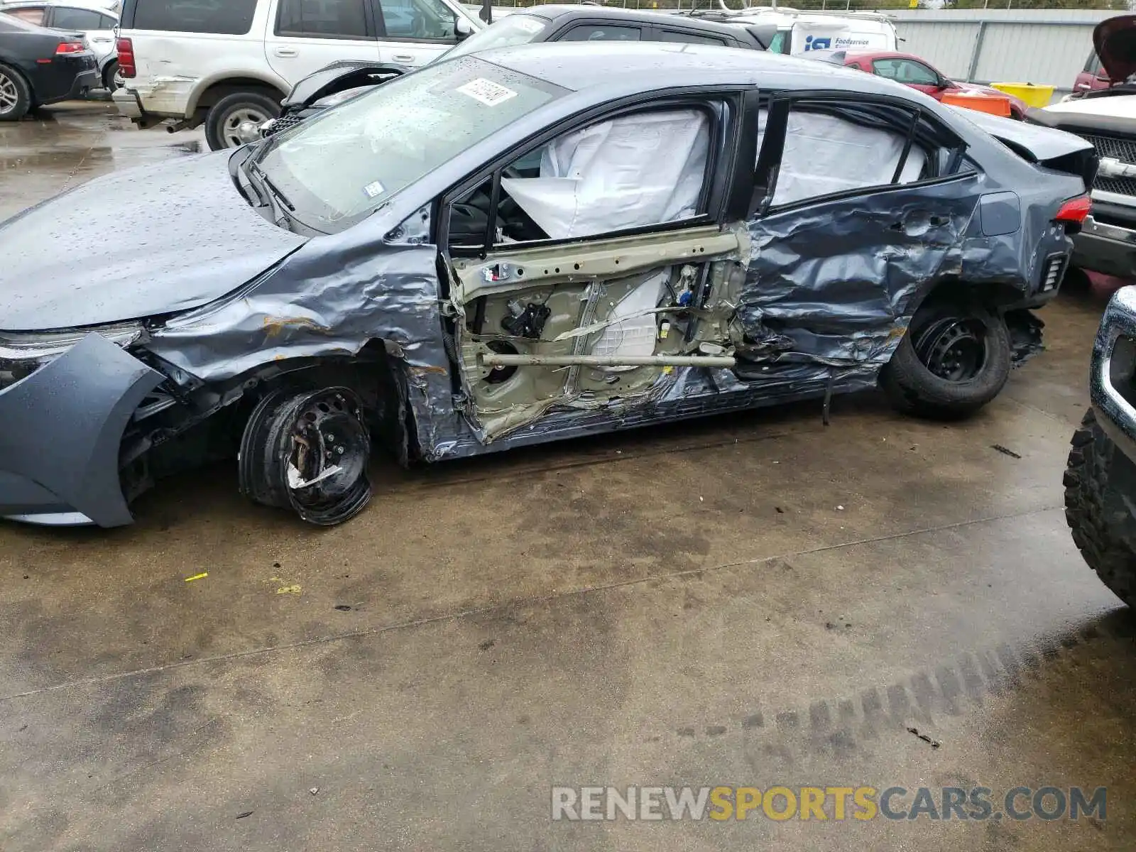 9 Photograph of a damaged car 5YFDPRAE1LP127068 TOYOTA COROLLA 2020