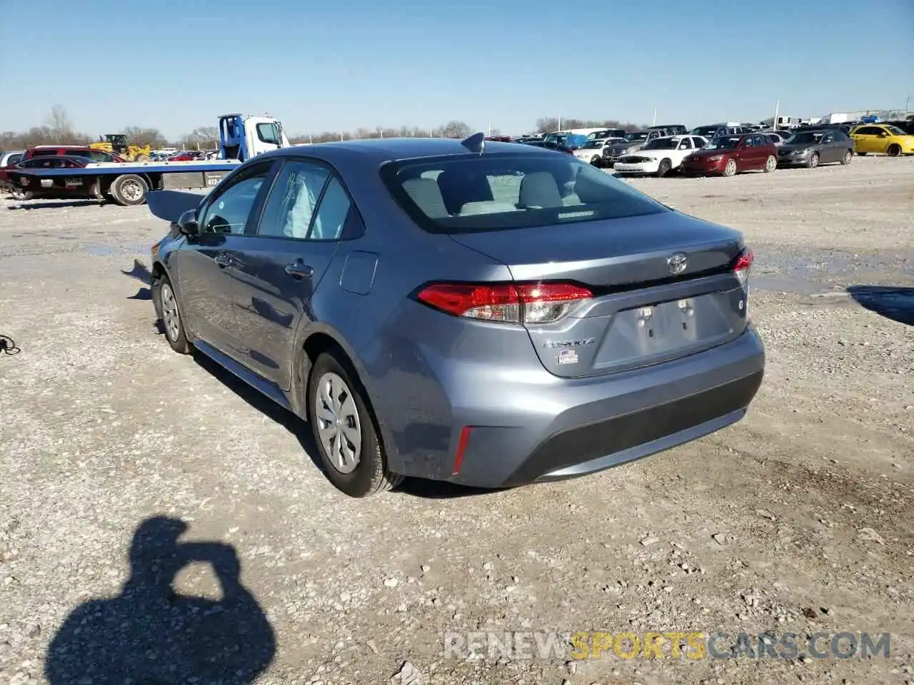 3 Photograph of a damaged car 5YFDPRAE1LP128737 TOYOTA COROLLA 2020