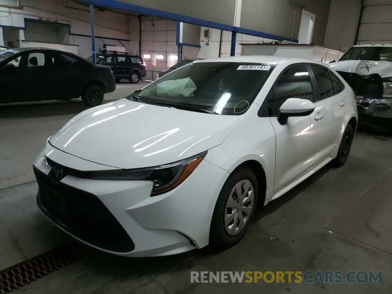 2 Photograph of a damaged car 5YFDPRAE2LP012690 TOYOTA COROLLA 2020