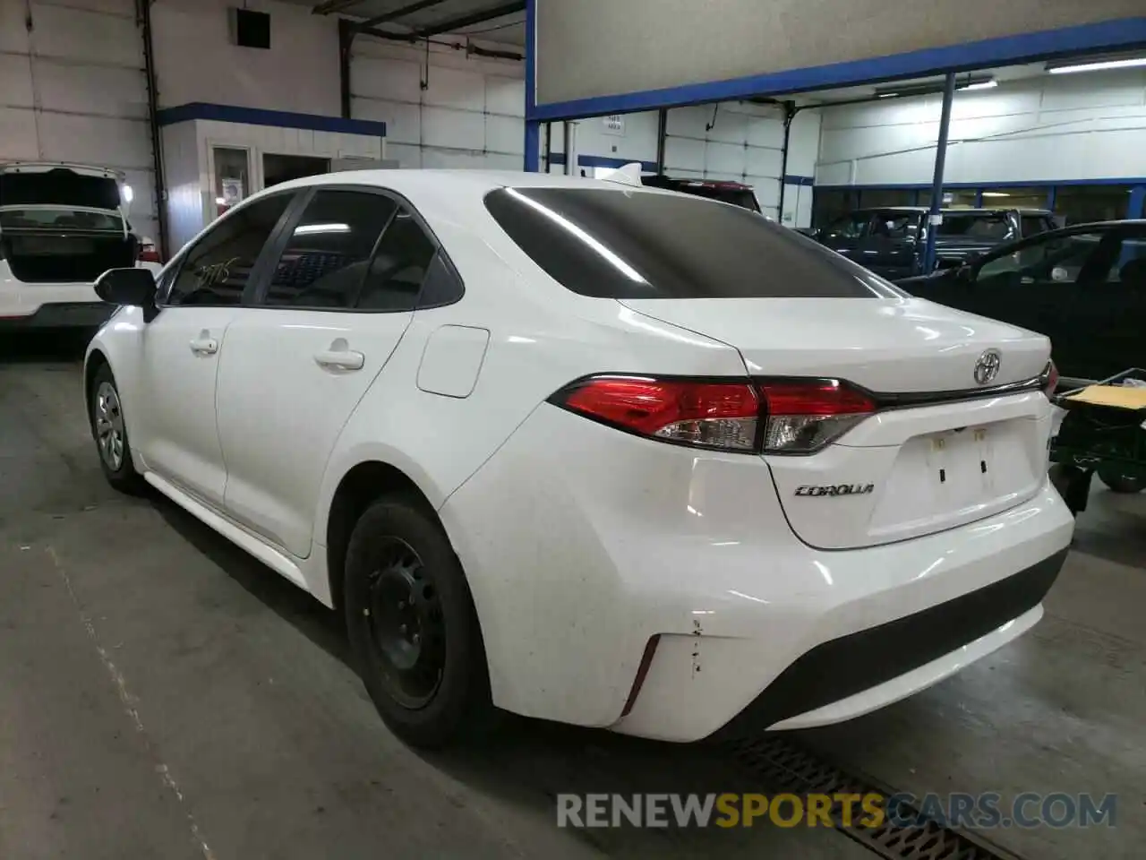 3 Photograph of a damaged car 5YFDPRAE2LP012690 TOYOTA COROLLA 2020