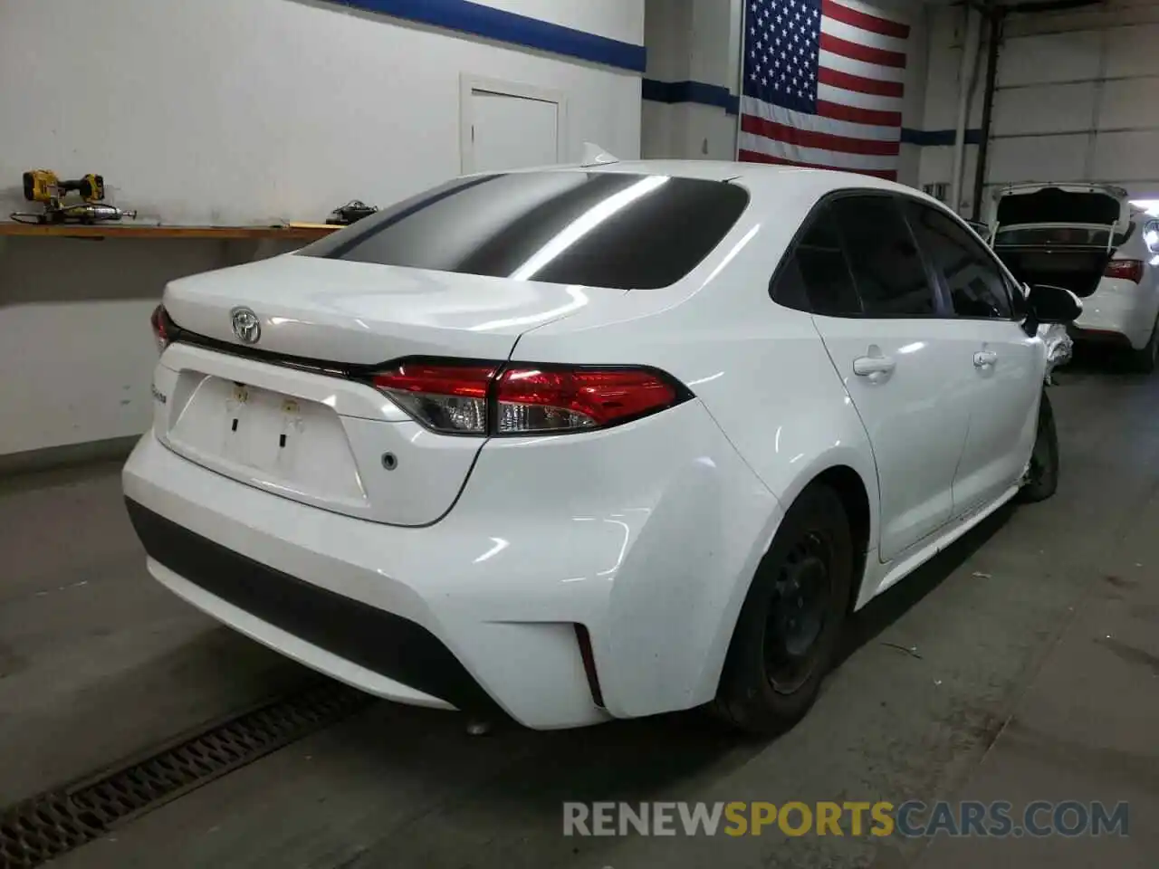 4 Photograph of a damaged car 5YFDPRAE2LP012690 TOYOTA COROLLA 2020