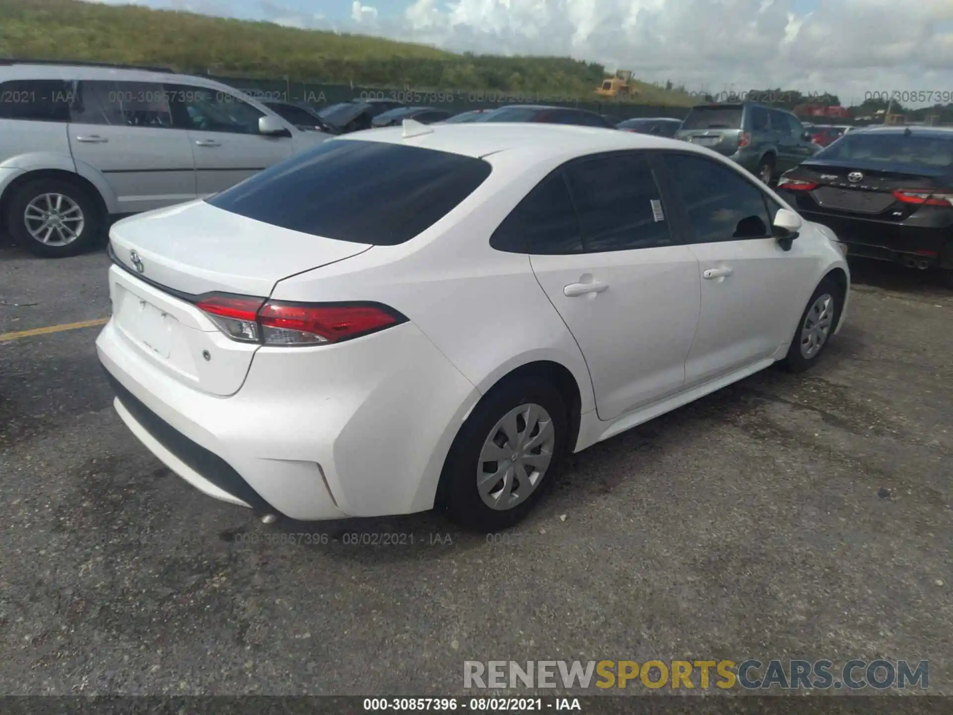 4 Photograph of a damaged car 5YFDPRAE2LP034950 TOYOTA COROLLA 2020