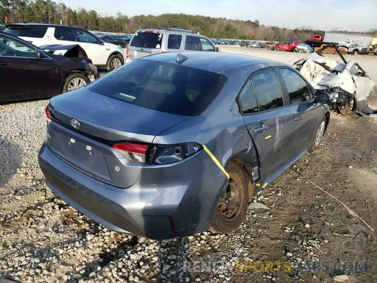 4 Photograph of a damaged car 5YFDPRAE2LP053403 TOYOTA COROLLA 2020