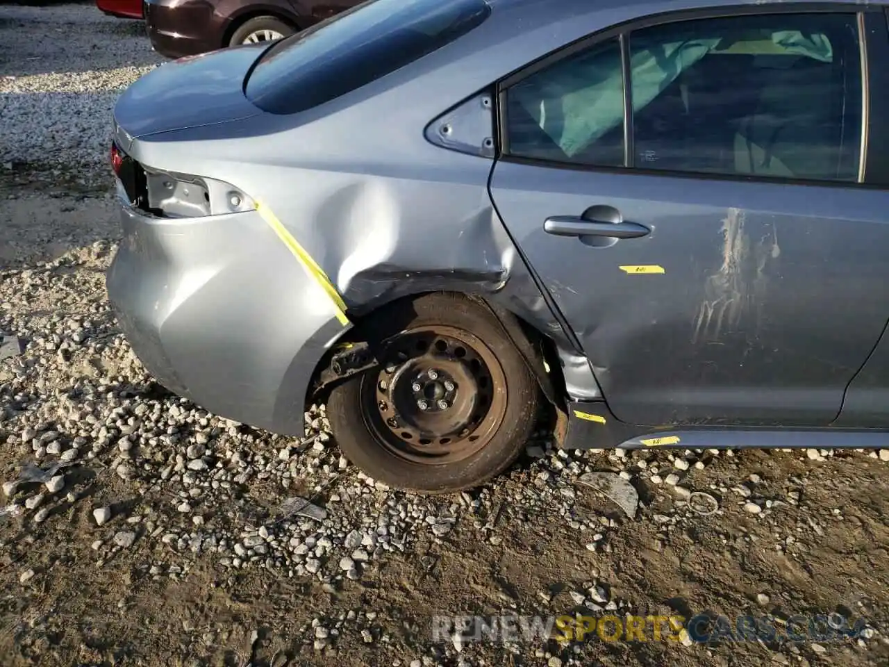 9 Photograph of a damaged car 5YFDPRAE2LP053403 TOYOTA COROLLA 2020