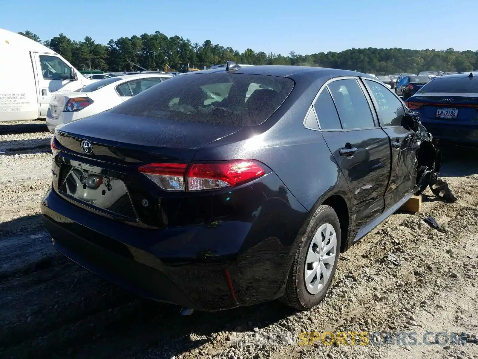 4 Photograph of a damaged car 5YFDPRAE2LP055846 TOYOTA COROLLA 2020