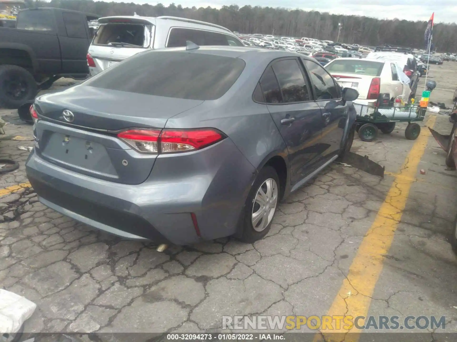 4 Photograph of a damaged car 5YFDPRAE2LP067415 TOYOTA COROLLA 2020