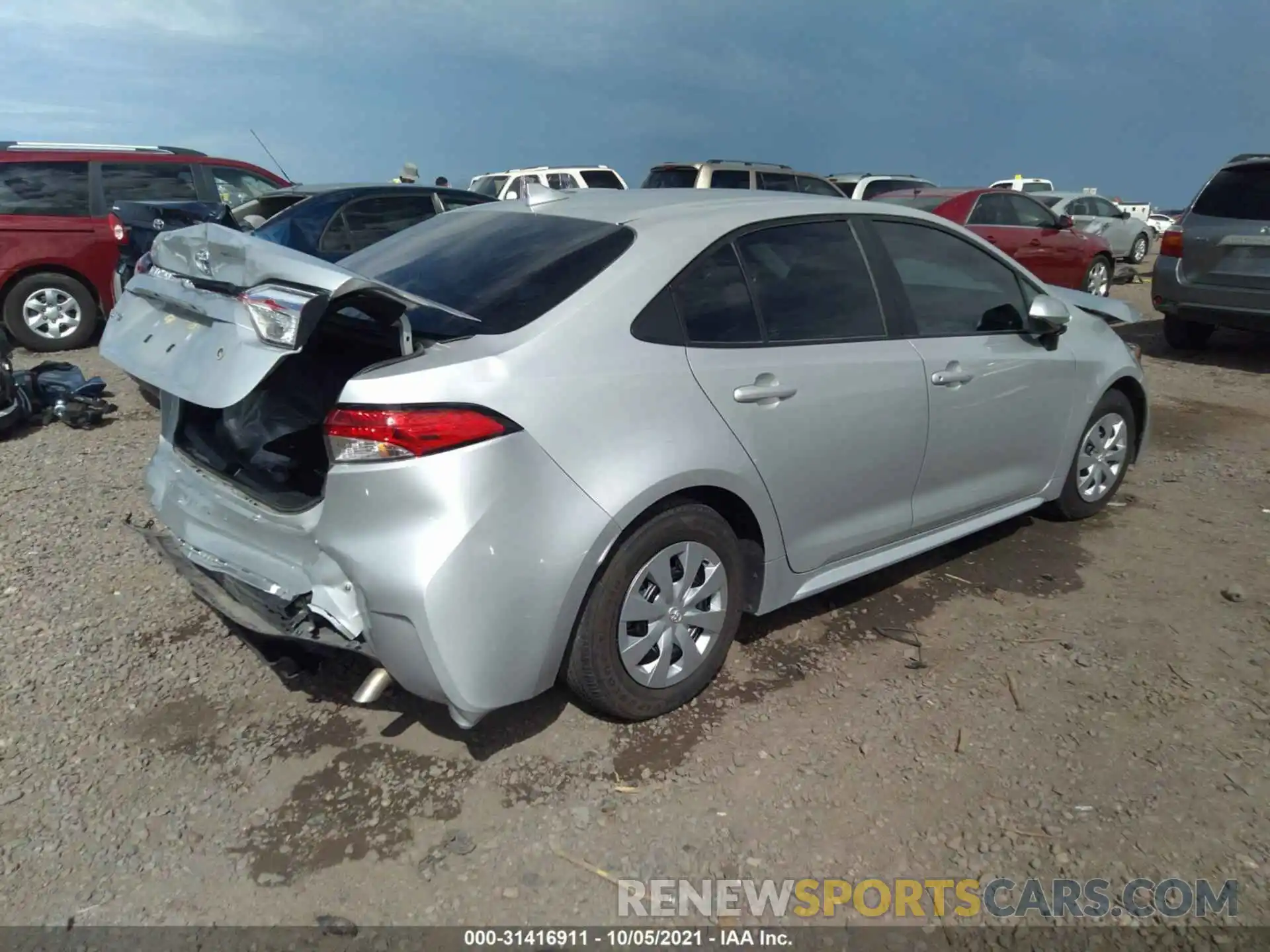 4 Photograph of a damaged car 5YFDPRAE2LP068130 TOYOTA COROLLA 2020