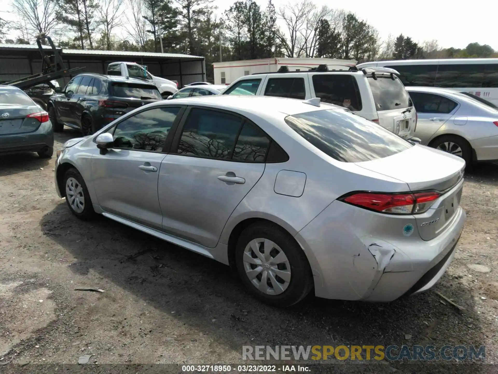 3 Photograph of a damaged car 5YFDPRAE2LP070976 TOYOTA COROLLA 2020