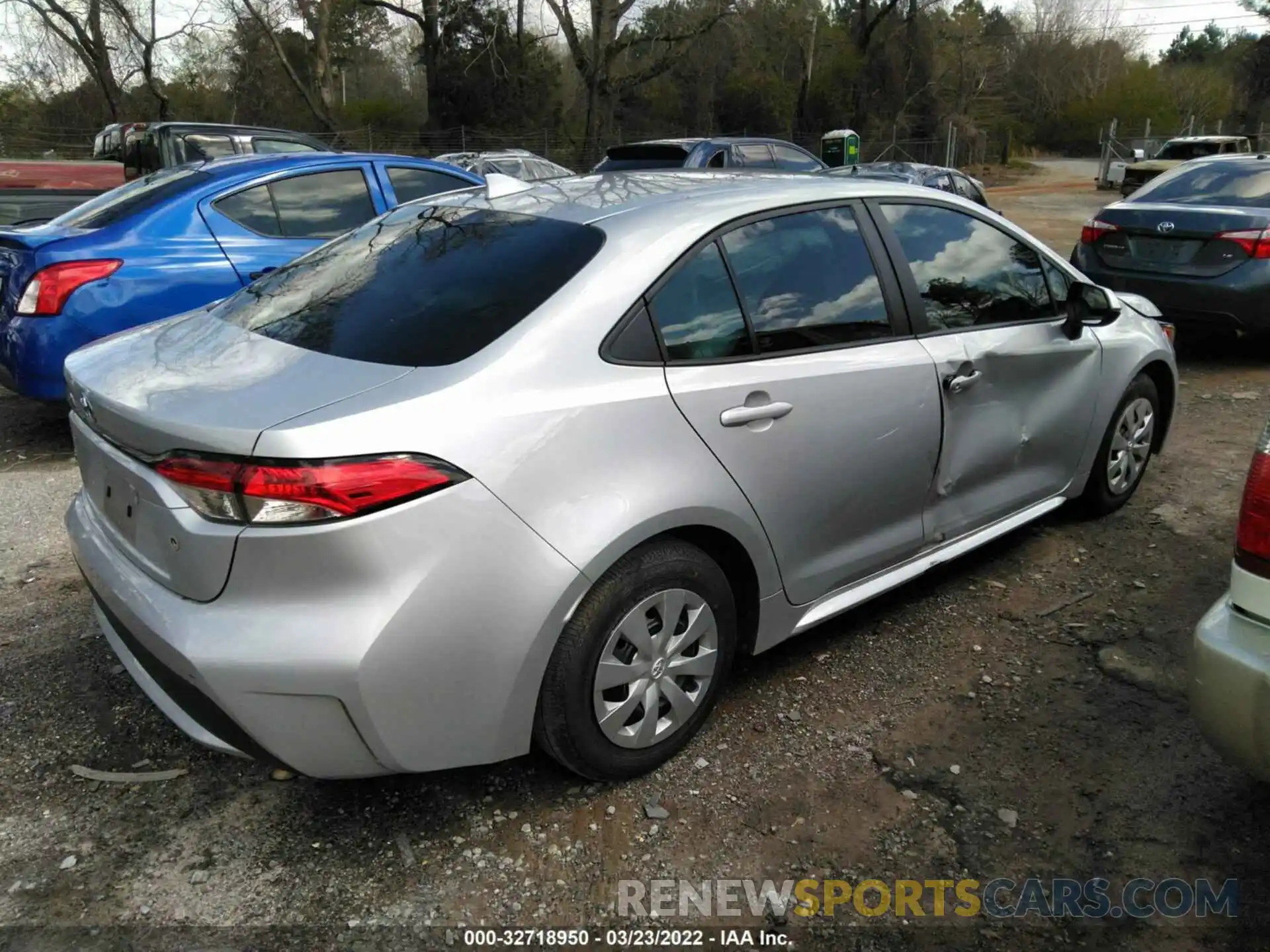 4 Photograph of a damaged car 5YFDPRAE2LP070976 TOYOTA COROLLA 2020