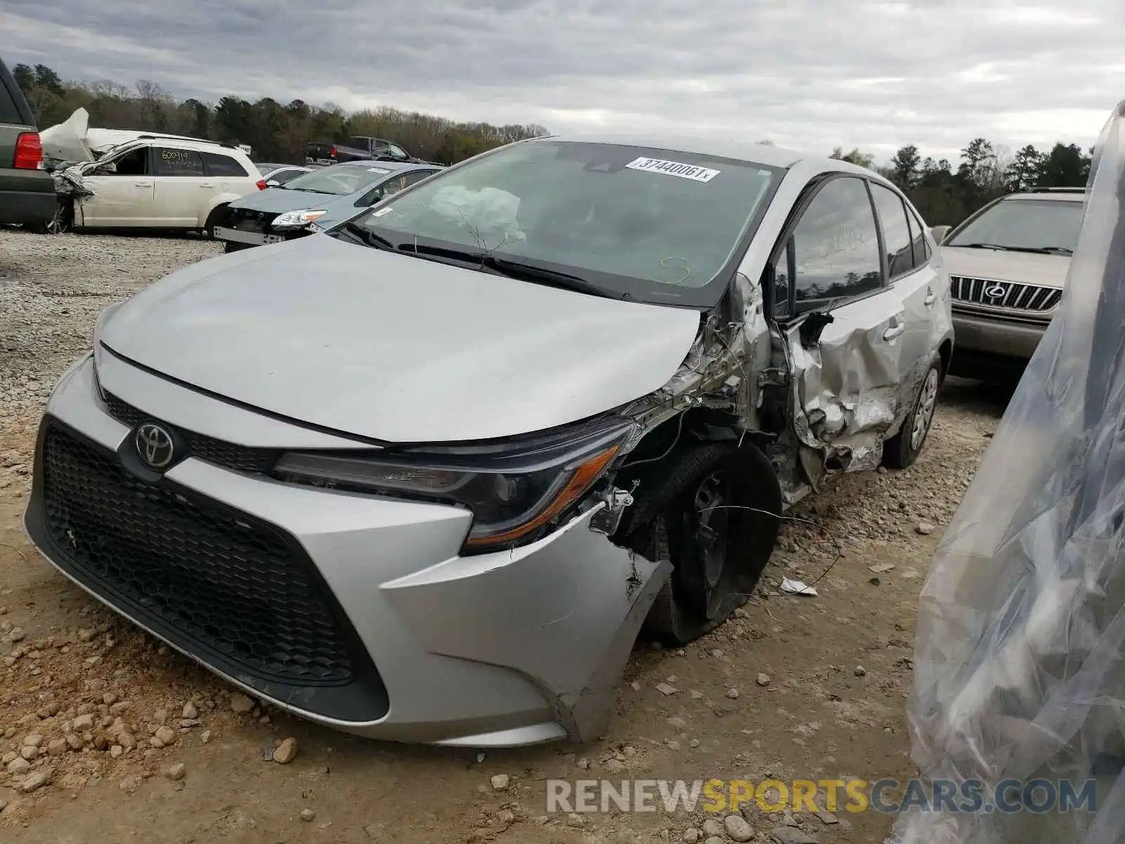 2 Photograph of a damaged car 5YFDPRAE2LP075093 TOYOTA COROLLA 2020