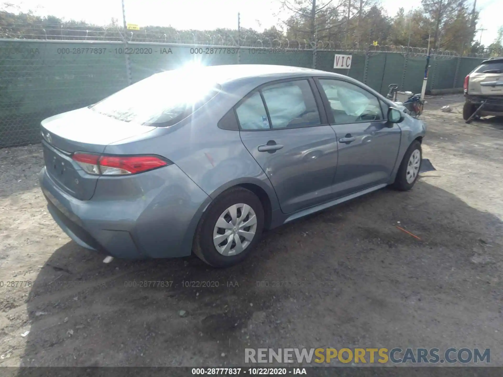 4 Photograph of a damaged car 5YFDPRAE2LP092945 TOYOTA COROLLA 2020