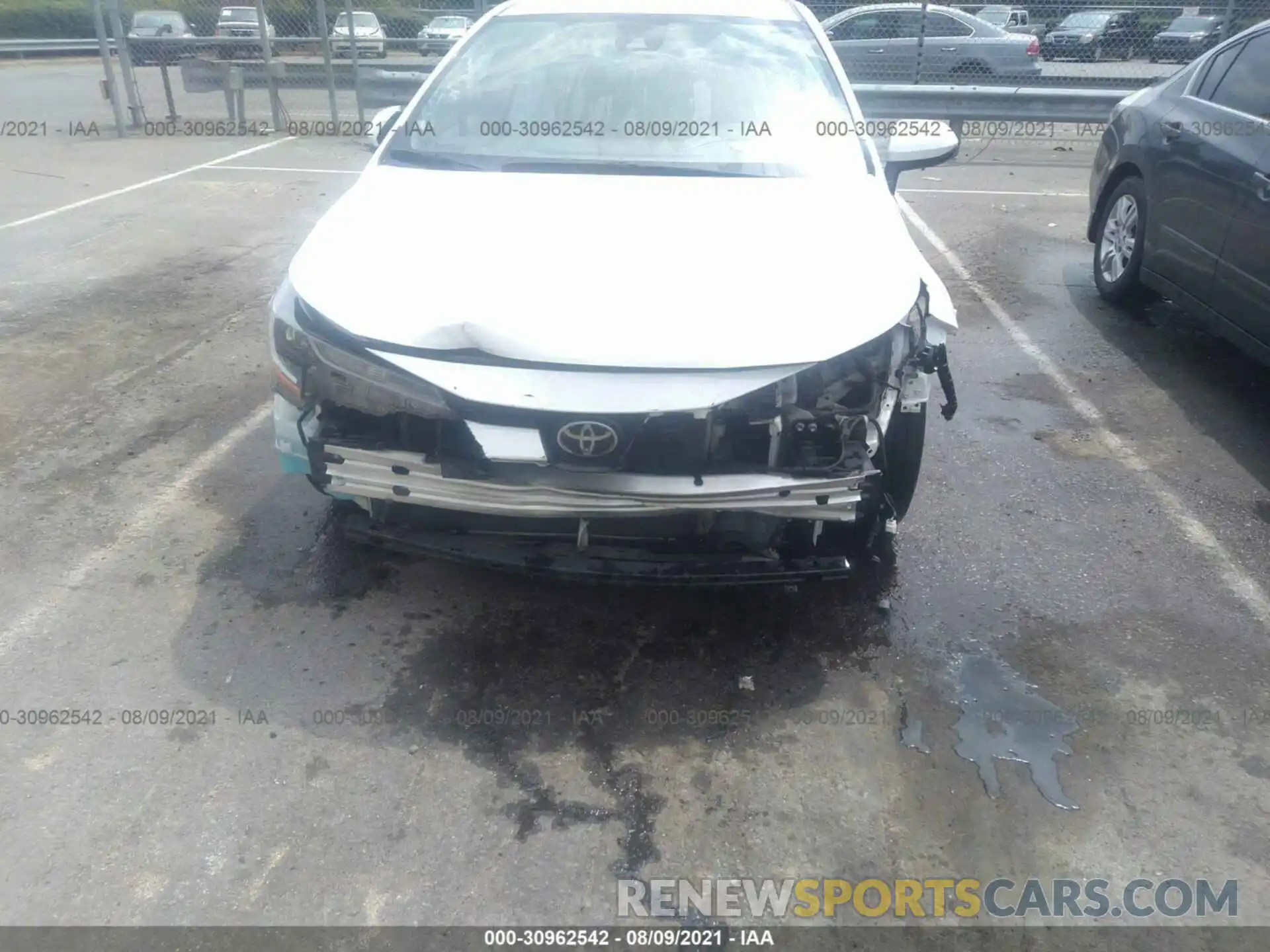 6 Photograph of a damaged car 5YFDPRAE2LP094839 TOYOTA COROLLA 2020