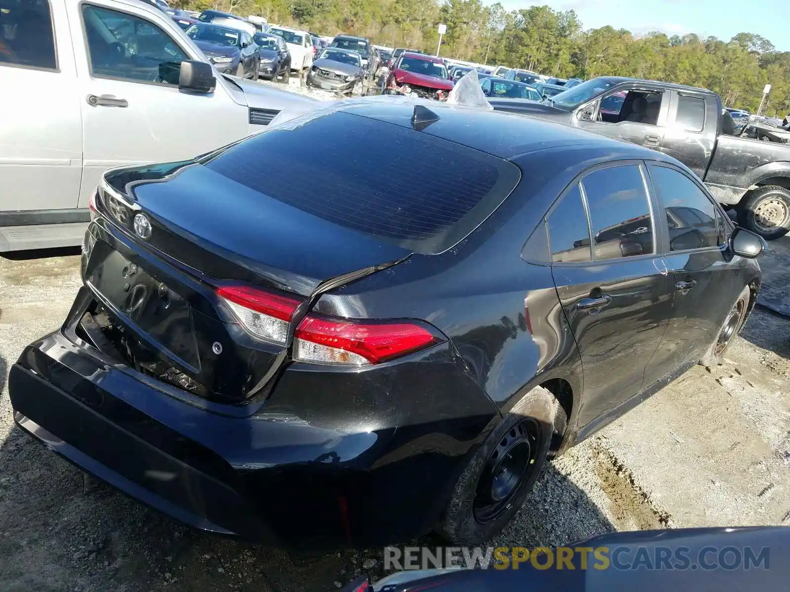 4 Photograph of a damaged car 5YFDPRAE2LP122557 TOYOTA COROLLA 2020