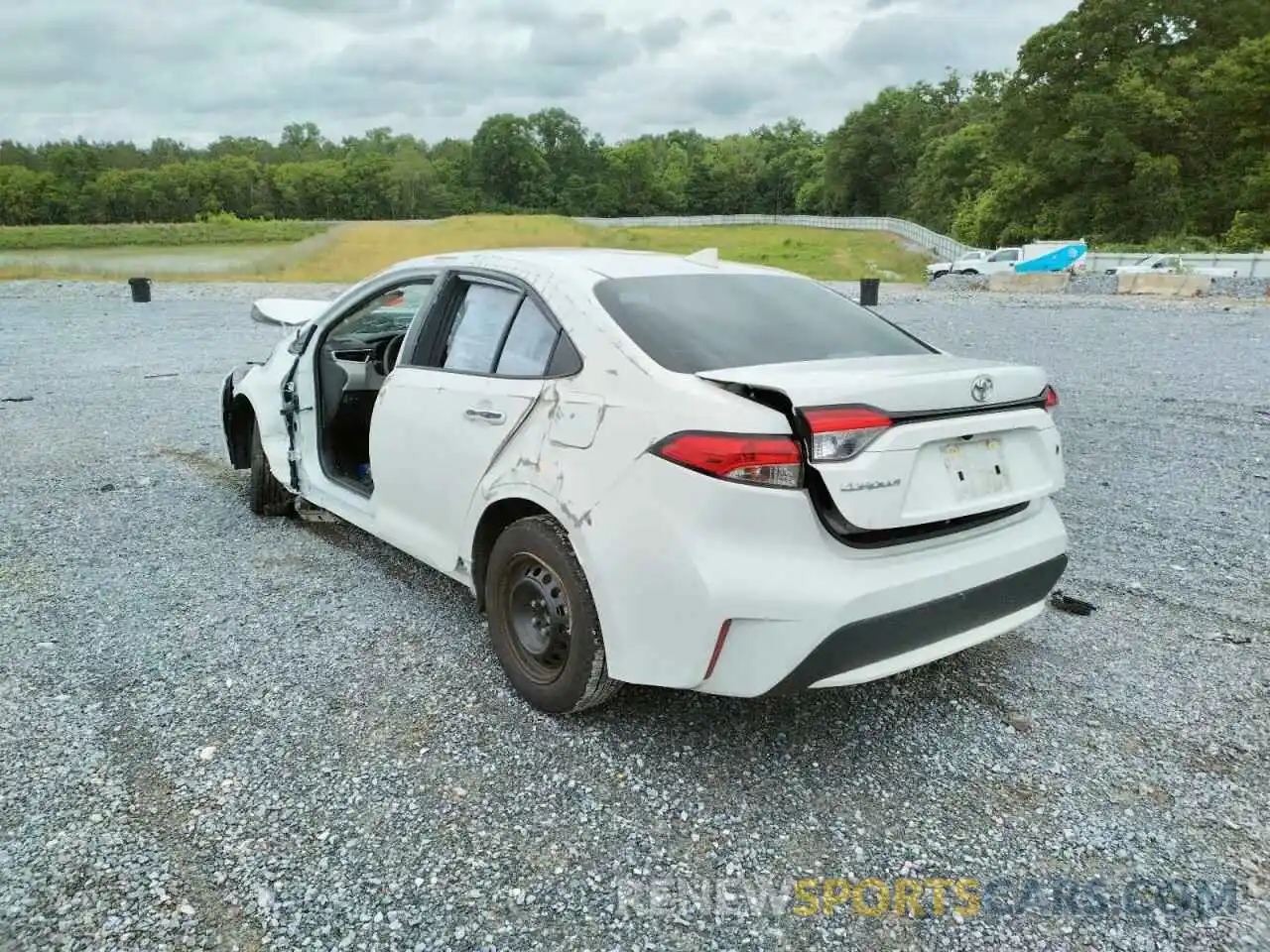 3 Photograph of a damaged car 5YFDPRAE2LP134367 TOYOTA COROLLA 2020