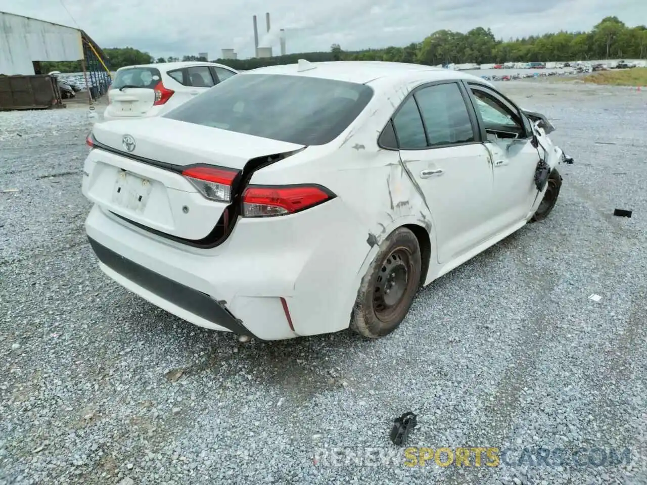 4 Photograph of a damaged car 5YFDPRAE2LP134367 TOYOTA COROLLA 2020