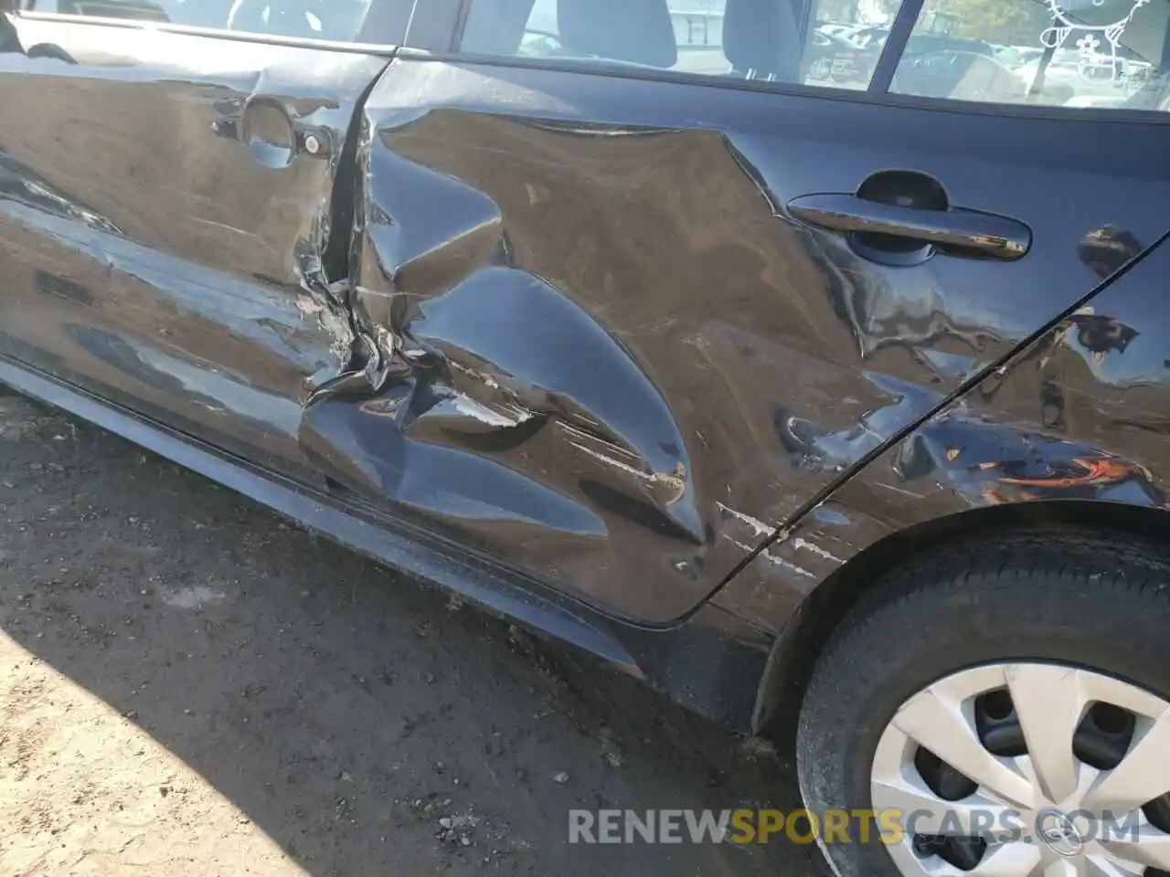 9 Photograph of a damaged car 5YFDPRAE3LP005912 TOYOTA COROLLA 2020