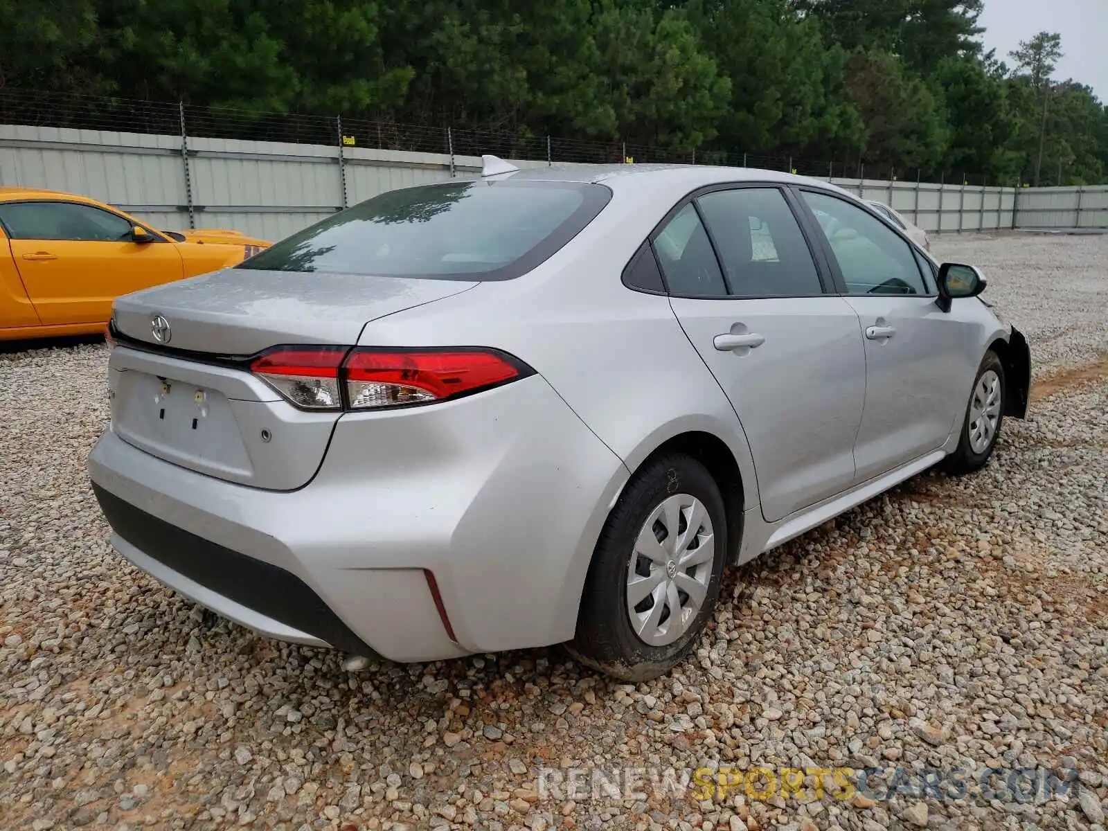 4 Photograph of a damaged car 5YFDPRAE3LP037176 TOYOTA COROLLA 2020