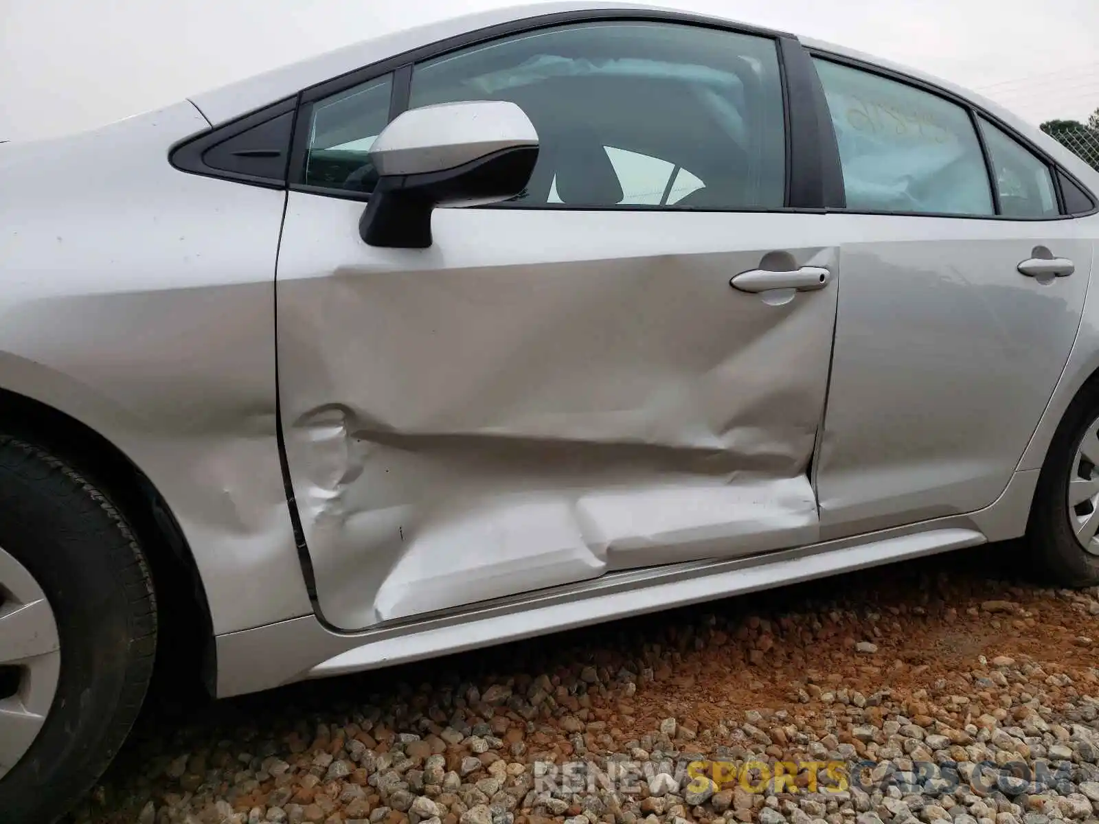 9 Photograph of a damaged car 5YFDPRAE3LP037176 TOYOTA COROLLA 2020