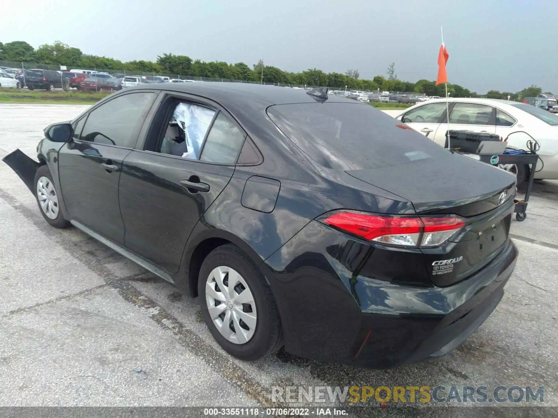 3 Photograph of a damaged car 5YFDPRAE3LP039039 TOYOTA COROLLA 2020